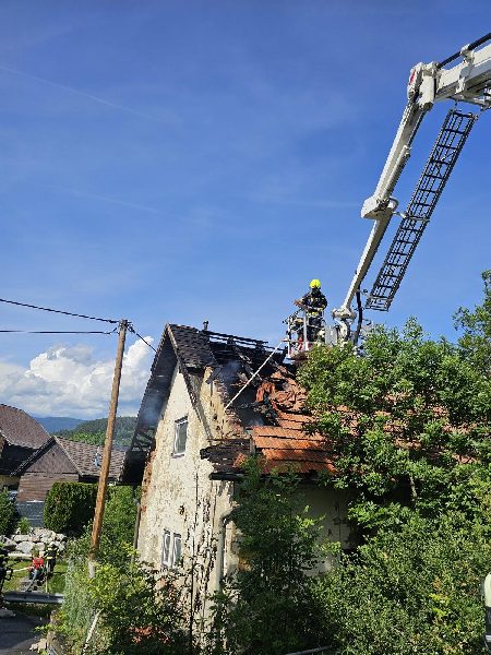 Dachstuhlbrand Fellach (Bild 2)